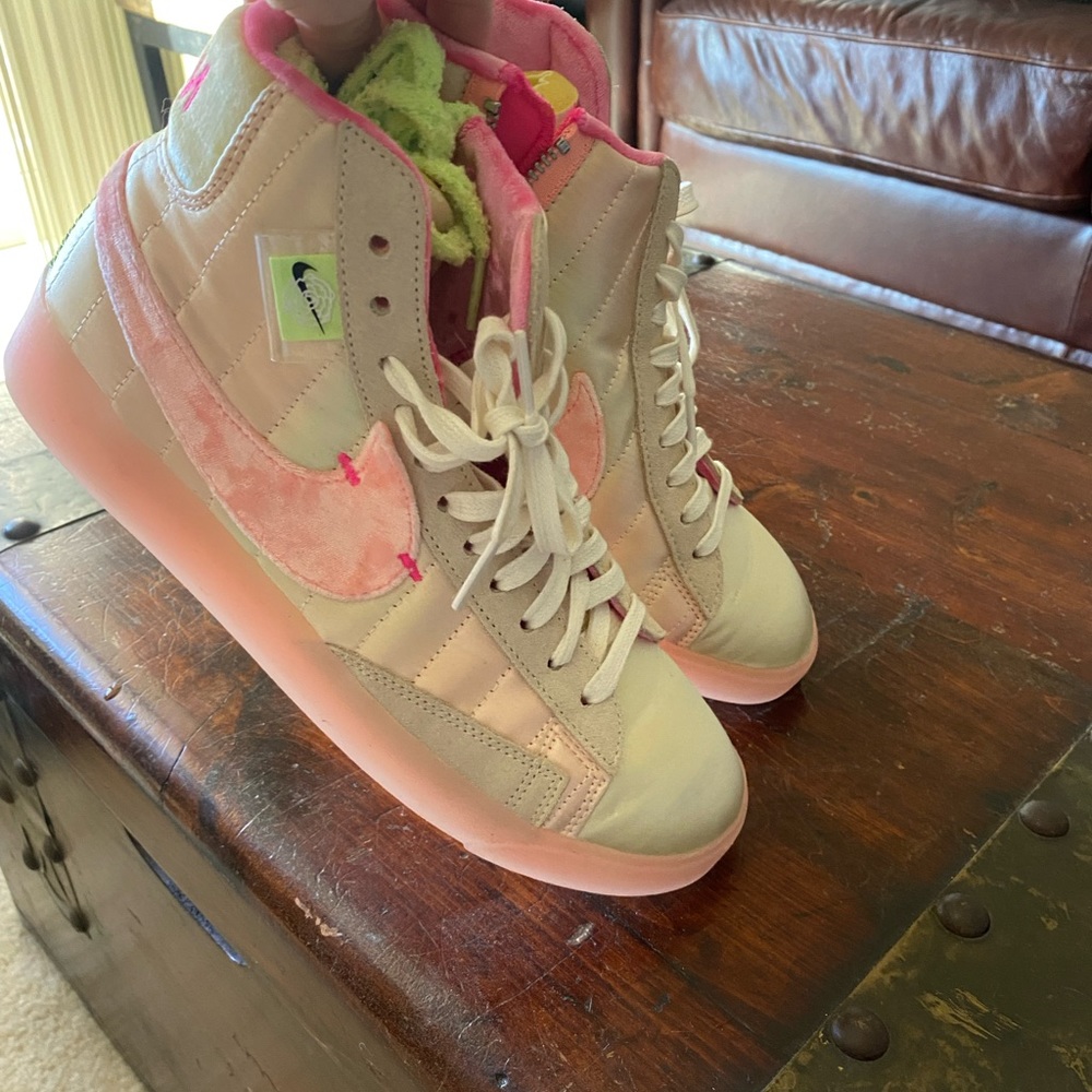 NIKE VELOUR BLAZERS